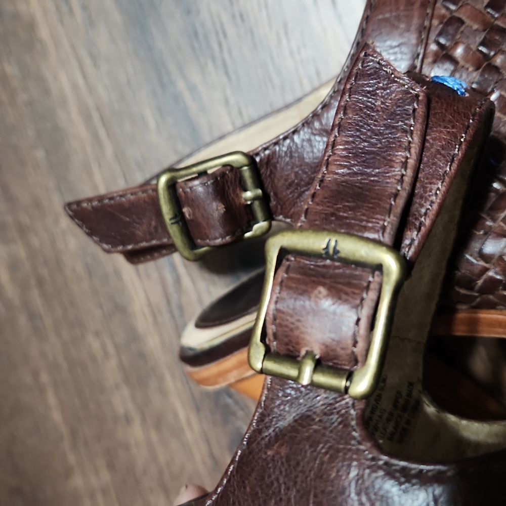 Beautiful Frye Leather Heels - Picture 9 of 12